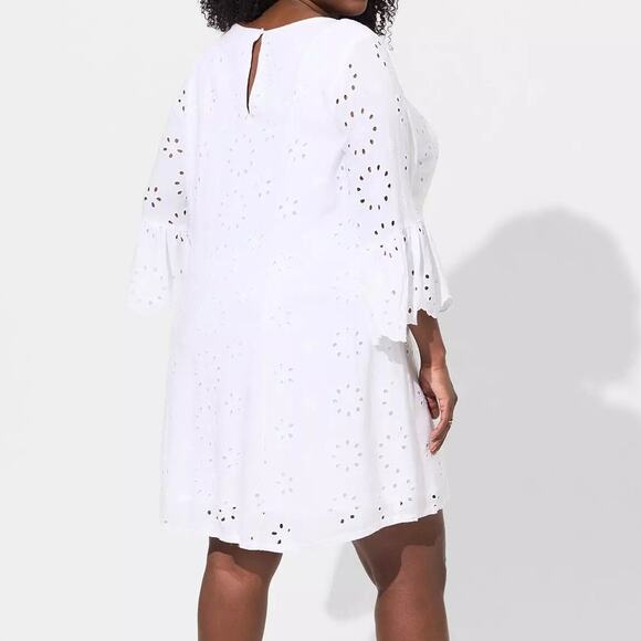 Torrid Plus Size 2 White Mini Woven Challis Embroidered Eyelet Bell Sleeve Dress - Picture 4 of 4